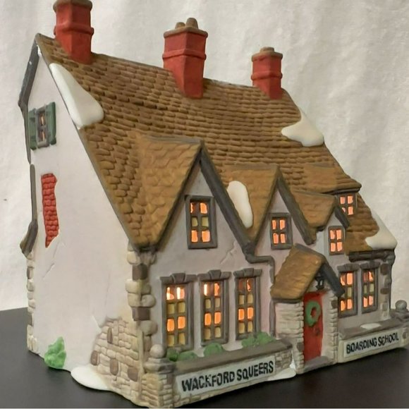 Dept 56 Wackford Squeers Boarding School Dickens Village Lighted Building - 1988 - Picture 4 of 11